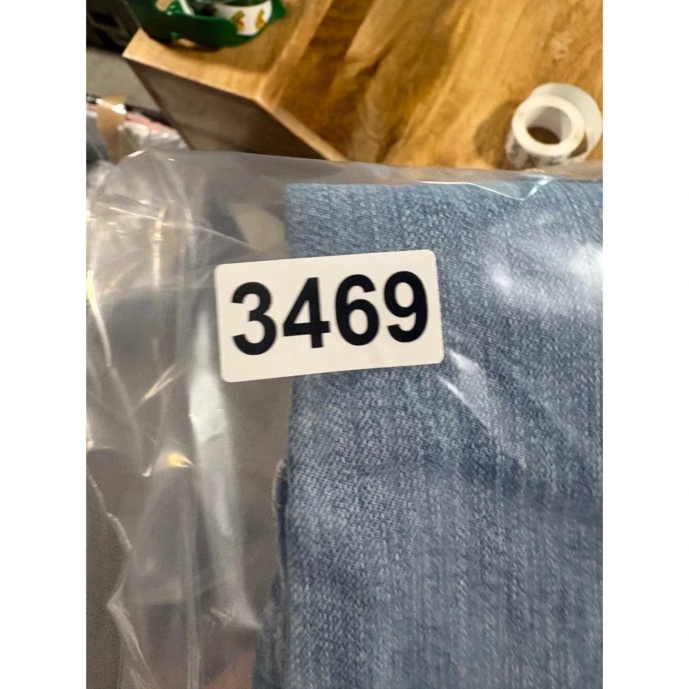 Levis 514 Mens Straight Fit Light Wash Blue Denim Jeans 33x32 3469